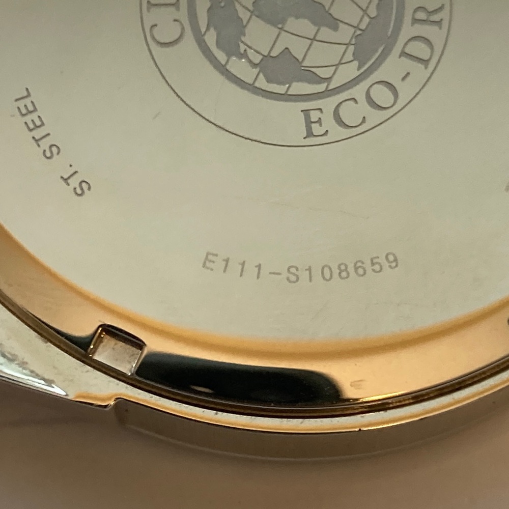 Citizen Eco Drive E111-S108659 black and green watch, leather strap, stainless - Picture 10 of 17
